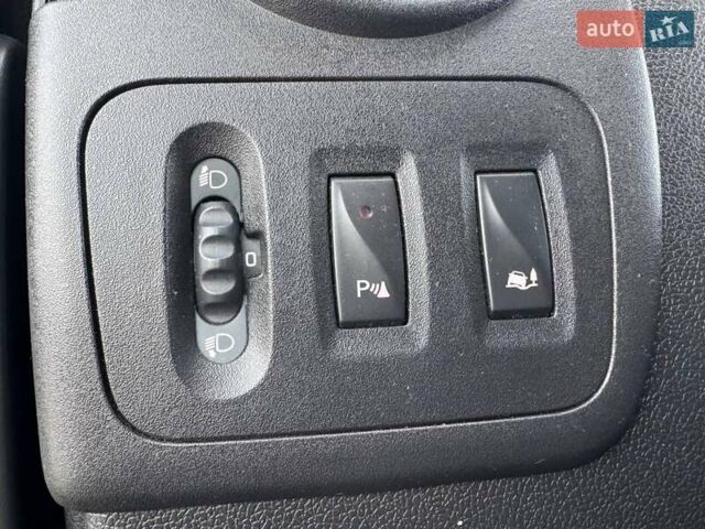 Белый Рено Мастер, объемом двигателя 2.3 л и пробегом 265 тыс. км за 16190 $, фото 12 на Automoto.ua