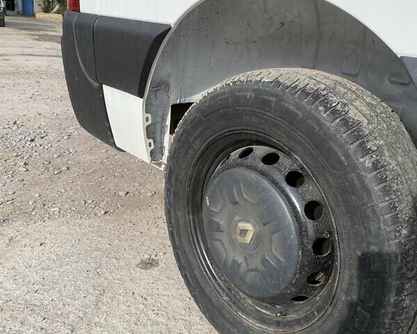Білий Рено Мастєр, об'ємом двигуна 2.3 л та пробігом 215 тис. км за 16700 $, фото 6 на Automoto.ua