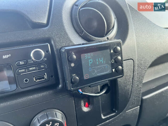 Белый Рено Мастер, объемом двигателя 2.3 л и пробегом 210 тыс. км за 17400 $, фото 32 на Automoto.ua