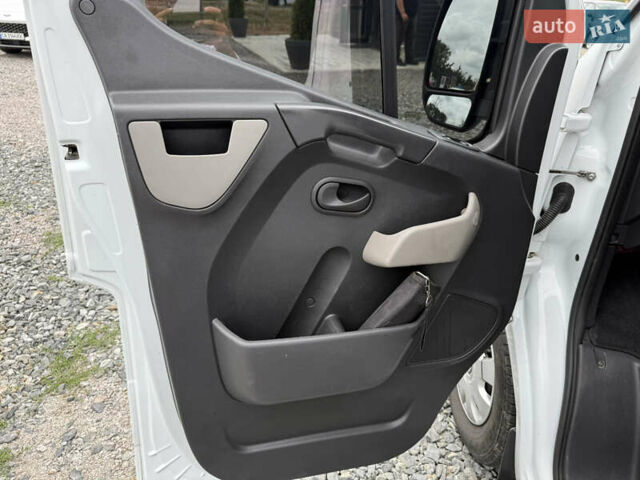 Білий Рено Мастєр, об'ємом двигуна 2.3 л та пробігом 260 тис. км за 19900 $, фото 11 на Automoto.ua