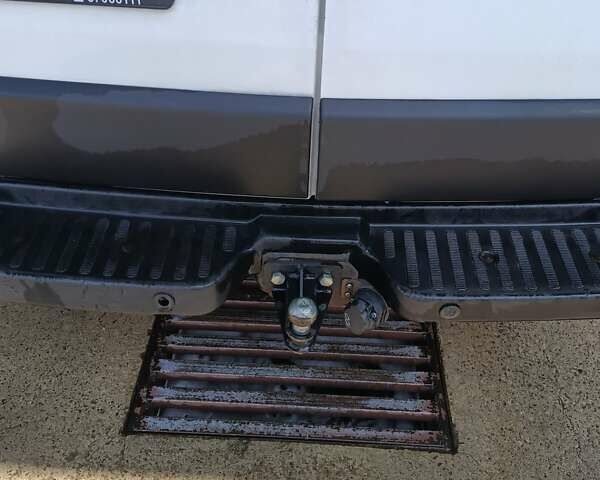 Белый Рено Мастер, объемом двигателя 2.3 л и пробегом 450 тыс. км за 17200 $, фото 4 на Automoto.ua