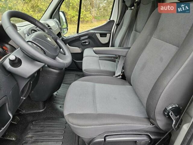 Белый Рено Мастер, объемом двигателя 2.3 л и пробегом 190 тыс. км за 15300 $, фото 63 на Automoto.ua
