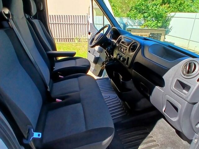 Белый Рено Мастер, объемом двигателя 2.3 л и пробегом 162 тыс. км за 17200 $, фото 7 на Automoto.ua