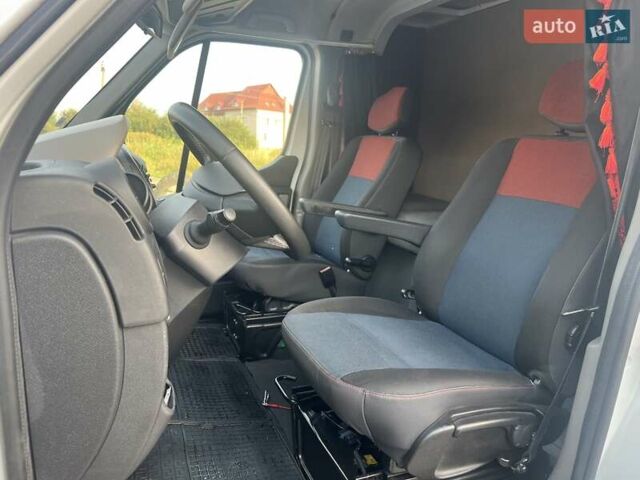 Белый Рено Мастер, объемом двигателя 2.3 л и пробегом 250 тыс. км за 17500 $, фото 10 на Automoto.ua