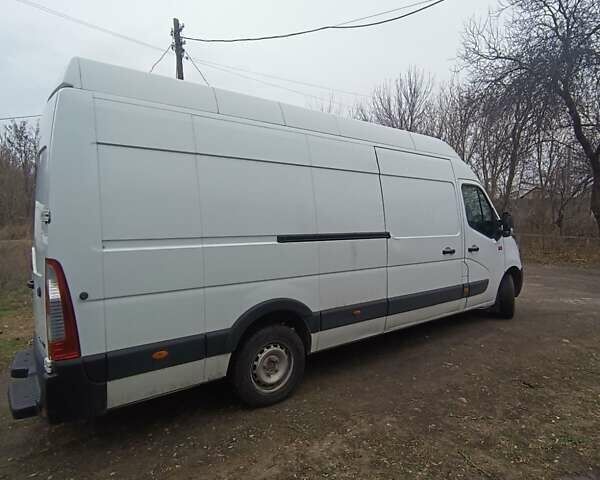 Белый Рено Мастер, объемом двигателя 2.3 л и пробегом 225 тыс. км за 13600 $, фото 2 на Automoto.ua