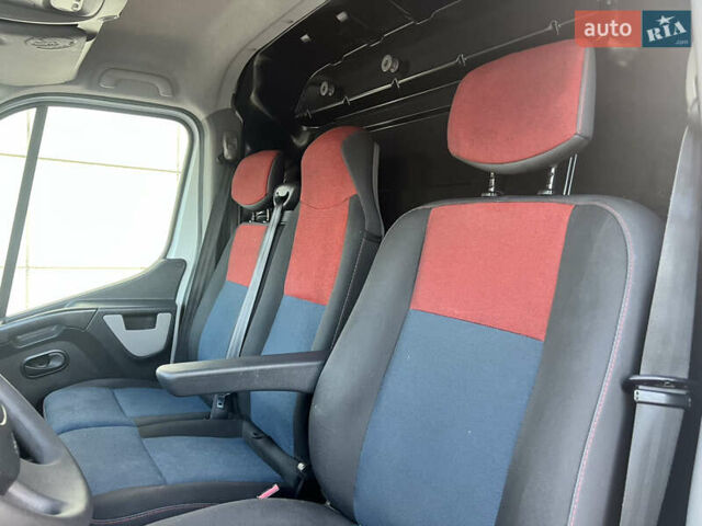 Белый Рено Мастер, объемом двигателя 2.3 л и пробегом 210 тыс. км за 17400 $, фото 30 на Automoto.ua