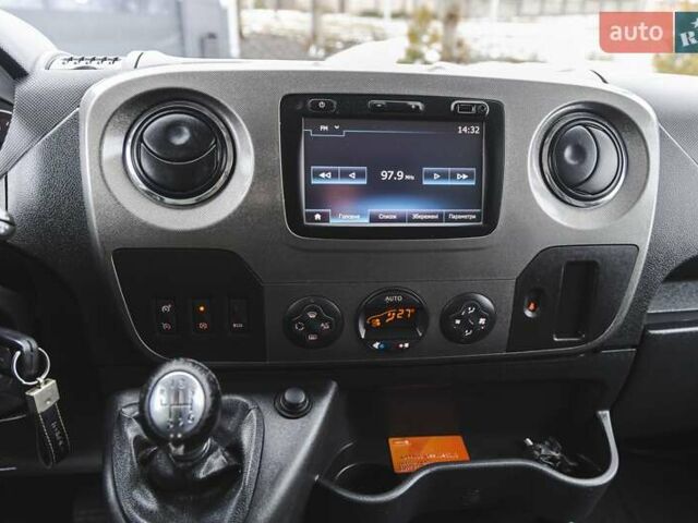 Белый Рено Мастер, объемом двигателя 2.3 л и пробегом 220 тыс. км за 19500 $, фото 19 на Automoto.ua