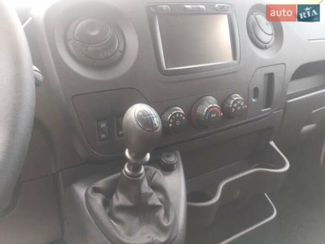 Белый Рено Мастер, объемом двигателя 2.3 л и пробегом 121 тыс. км за 17800 $, фото 17 на Automoto.ua