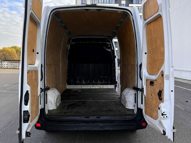 Белый Рено Мастер, объемом двигателя 2.3 л и пробегом 307 тыс. км за 15000 $, фото 10 на Automoto.ua