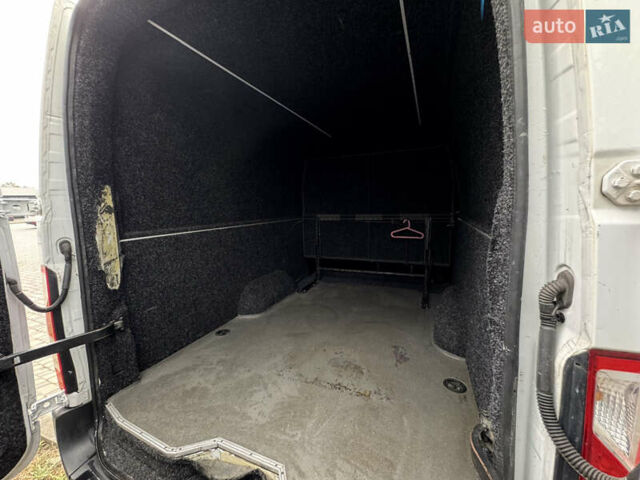 Белый Рено Мастер, объемом двигателя 2.3 л и пробегом 510 тыс. км за 24850 $, фото 26 на Automoto.ua