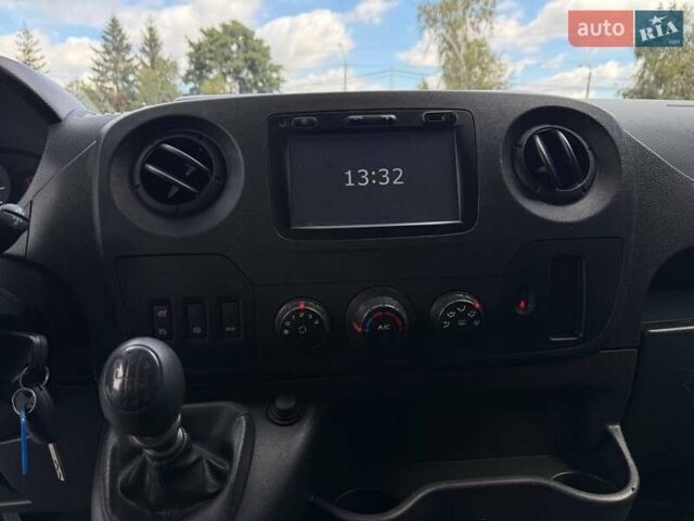 Белый Рено Мастер, объемом двигателя 2.3 л и пробегом 147 тыс. км за 17700 $, фото 21 на Automoto.ua