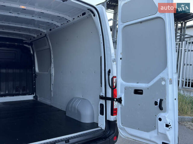 Белый Рено Мастер, объемом двигателя 2.3 л и пробегом 290 тыс. км за 17800 $, фото 19 на Automoto.ua