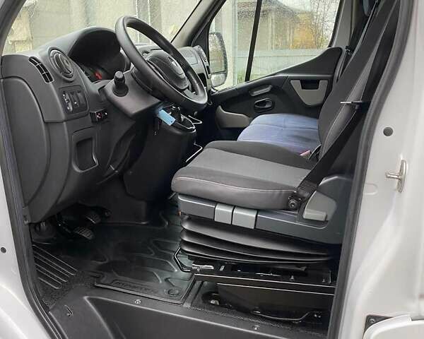 Белый Рено Мастер, объемом двигателя 2.3 л и пробегом 364 тыс. км за 15900 $, фото 8 на Automoto.ua