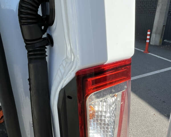 Белый Рено Мастер, объемом двигателя 2.3 л и пробегом 285 тыс. км за 18100 $, фото 15 на Automoto.ua