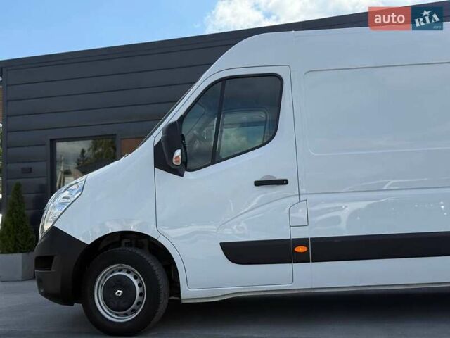 Белый Рено Мастер, объемом двигателя 2.3 л и пробегом 147 тыс. км за 17700 $, фото 4 на Automoto.ua