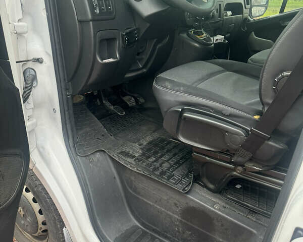 Білий Рено Мастєр, об'ємом двигуна 2.3 л та пробігом 212 тис. км за 18500 $, фото 5 на Automoto.ua