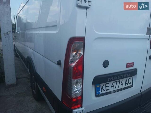 Белый Рено Мастер, объемом двигателя 2.3 л и пробегом 276 тыс. км за 18500 $, фото 1 на Automoto.ua