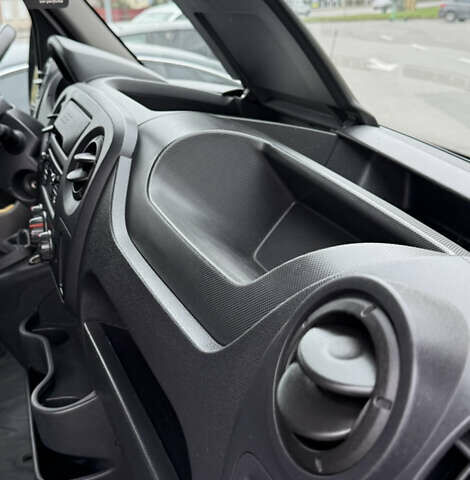 Белый Рено Мастер, объемом двигателя 2.3 л и пробегом 172 тыс. км за 15700 $, фото 5 на Automoto.ua