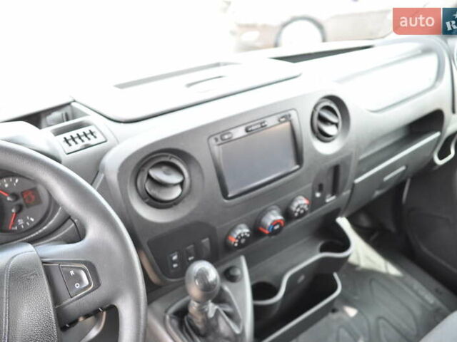 Рено Мастер 2018 в Киеве на Automoto.ua Белый Рено Мастер, объемом двигателя 2.3 л и пробегом 264 тыс. км за 22500 $, фото 52 на Automoto.ua