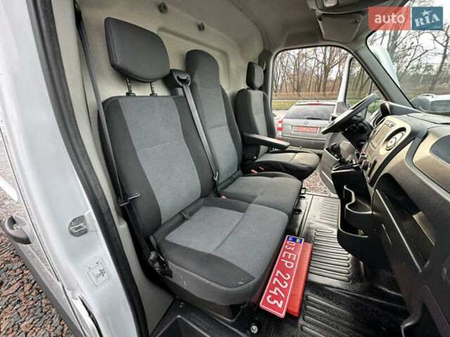 Белый Рено Мастер, объемом двигателя 2.3 л и пробегом 210 тыс. км за 16599 $, фото 24 на Automoto.ua
