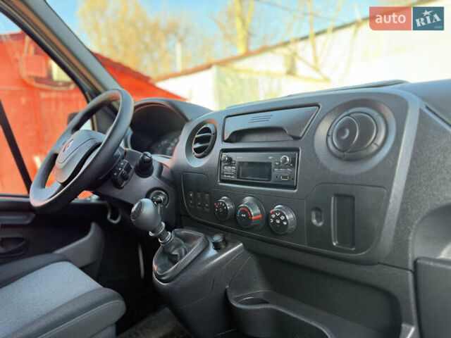 Белый Рено Мастер, объемом двигателя 0 л и пробегом 240 тыс. км за 17800 $, фото 43 на Automoto.ua