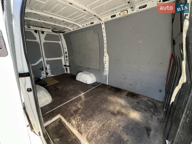Белый Рено Мастер, объемом двигателя 2.3 л и пробегом 285 тыс. км за 18100 $, фото 16 на Automoto.ua