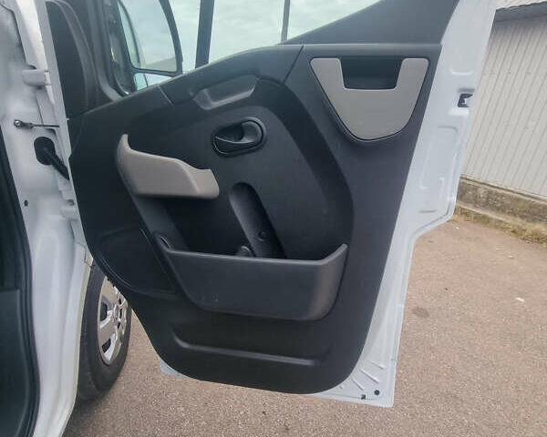 Рено Мастєр 2018 у Бердичеве на Automoto.ua Білий Рено Мастєр, об'ємом двигуна 2.3 л та пробігом 195 тис. км за 17500 $, фото 26 на Automoto.ua