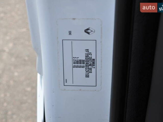 Рено Мастер 2018 в Киеве на Automoto.ua Белый Рено Мастер, объемом двигателя 2.3 л и пробегом 264 тыс. км за 22500 $, фото 34 на Automoto.ua