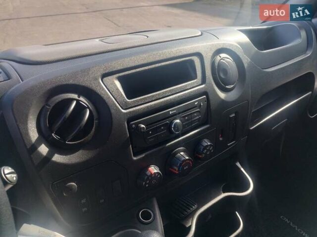 Белый Рено Мастер, объемом двигателя 2.3 л и пробегом 239 тыс. км за 15300 $, фото 18 на Automoto.ua