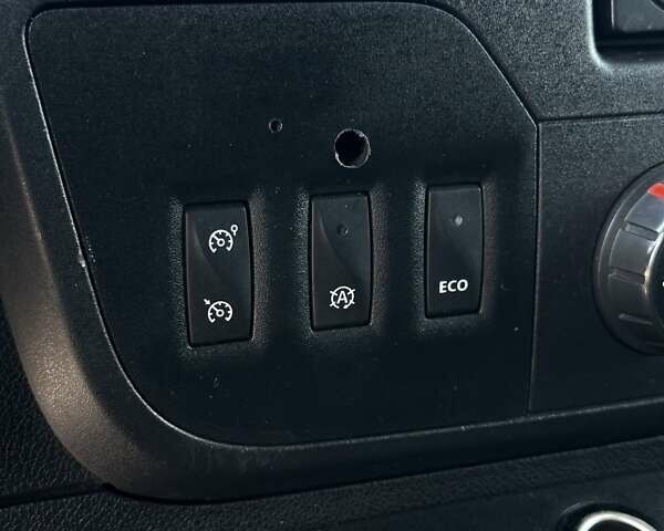 Рено Мастер 2018 в Дубно на Automoto.ua Белый Рено Мастер, объемом двигателя 0 л и пробегом 290 тыс. км за 17800 $, фото 29 на Automoto.ua