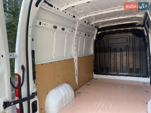 Белый Рено Мастер, объемом двигателя 2.3 л и пробегом 365 тыс. км за 14400 $, фото 28 на Automoto.ua