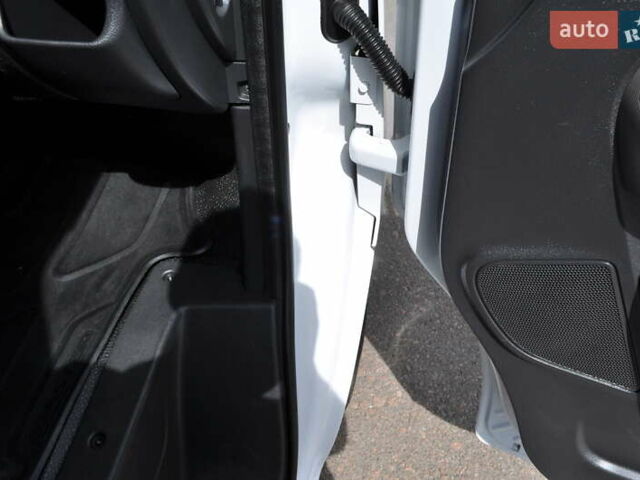 Рено Мастер 2018 в Киеве на Automoto.ua Белый Рено Мастер, объемом двигателя 2.3 л и пробегом 264 тыс. км за 22500 $, фото 40 на Automoto.ua