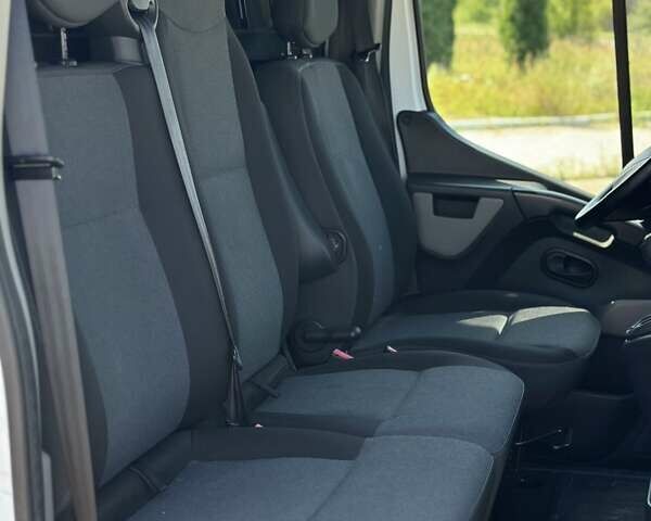 Рено Мастер 2018 в Дубно на Automoto.ua Белый Рено Мастер, объемом двигателя 0 л и пробегом 290 тыс. км за 17800 $, фото 26 на Automoto.ua