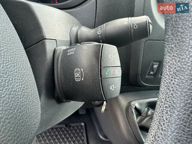 Белый Рено Мастер, объемом двигателя 2.3 л и пробегом 168 тыс. км за 16500 $, фото 16 на Automoto.ua