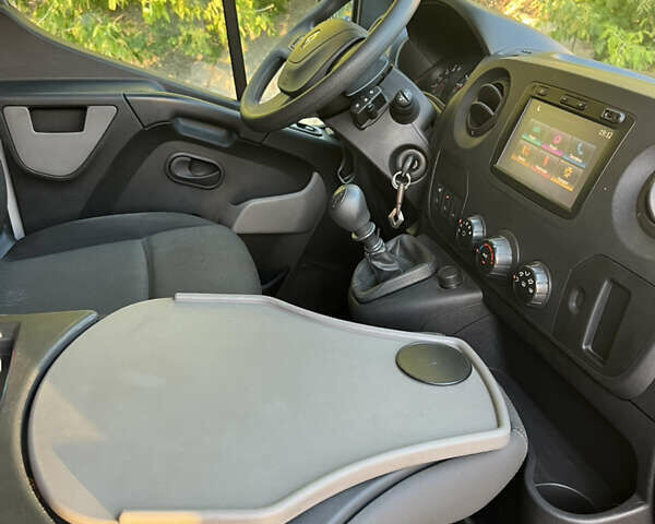 Белый Рено Мастер, объемом двигателя 0 л и пробегом 1000 тыс. км за 21000 $, фото 13 на Automoto.ua