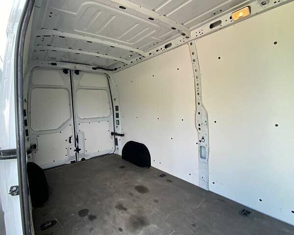 Белый Рено Мастер, объемом двигателя 2.3 л и пробегом 213 тыс. км за 16000 $, фото 27 на Automoto.ua