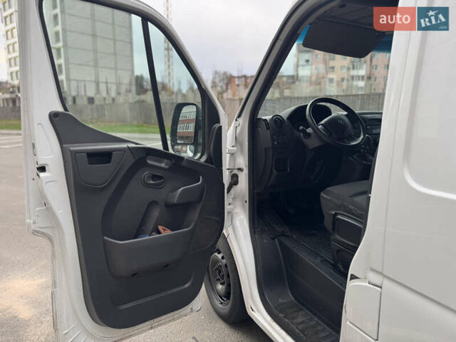 Белый Рено Мастер, объемом двигателя 2.3 л и пробегом 213 тыс. км за 14400 $, фото 6 на Automoto.ua