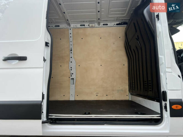 Белый Рено Мастер, объемом двигателя 2.3 л и пробегом 193 тыс. км за 18500 $, фото 44 на Automoto.ua