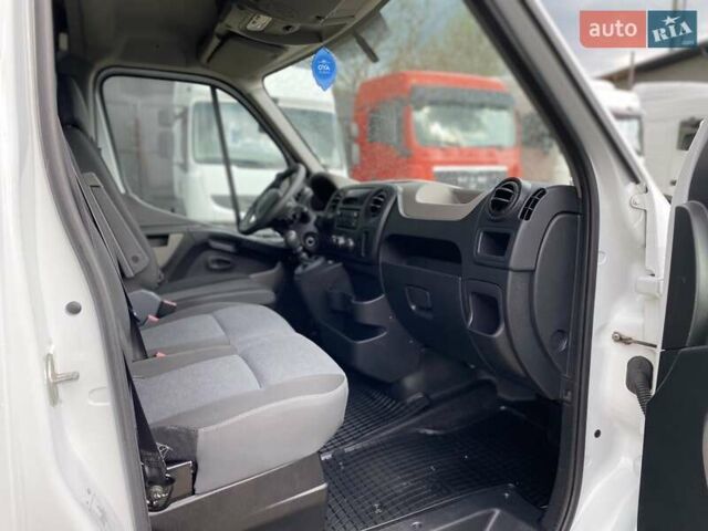 Белый Рено Мастер, объемом двигателя 2.3 л и пробегом 220 тыс. км за 15450 $, фото 23 на Automoto.ua