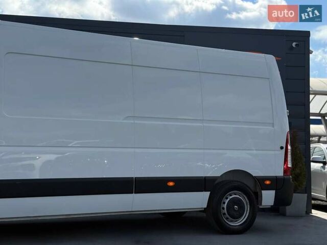 Белый Рено Мастер, объемом двигателя 2.3 л и пробегом 147 тыс. км за 17700 $, фото 5 на Automoto.ua
