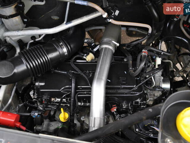 Рено Мастер 2018 в Киеве на Automoto.ua Белый Рено Мастер, объемом двигателя 2.3 л и пробегом 264 тыс. км за 22500 $, фото 67 на Automoto.ua