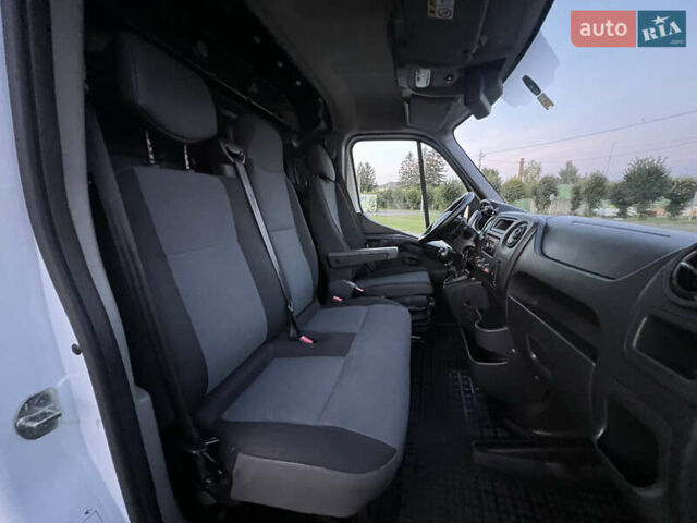 Белый Рено Мастер, объемом двигателя 2.3 л и пробегом 257 тыс. км за 17000 $, фото 26 на Automoto.ua