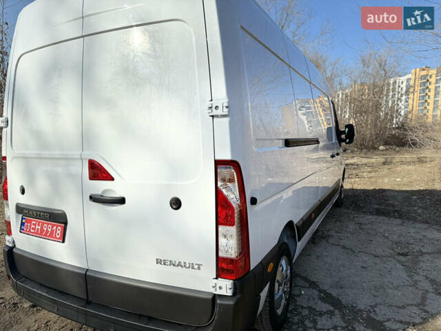 Белый Рено Мастер, объемом двигателя 0 л и пробегом 240 тыс. км за 17800 $, фото 9 на Automoto.ua