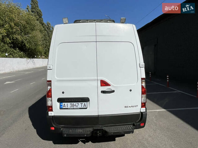Белый Рено Мастер, объемом двигателя 2.3 л и пробегом 285 тыс. км за 18100 $, фото 4 на Automoto.ua