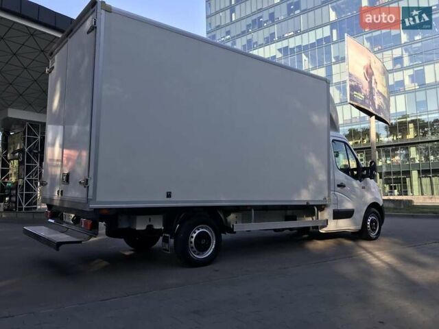 Білий Рено Мастєр, об'ємом двигуна 2.3 л та пробігом 174 тис. км за 18600 $, фото 5 на Automoto.ua