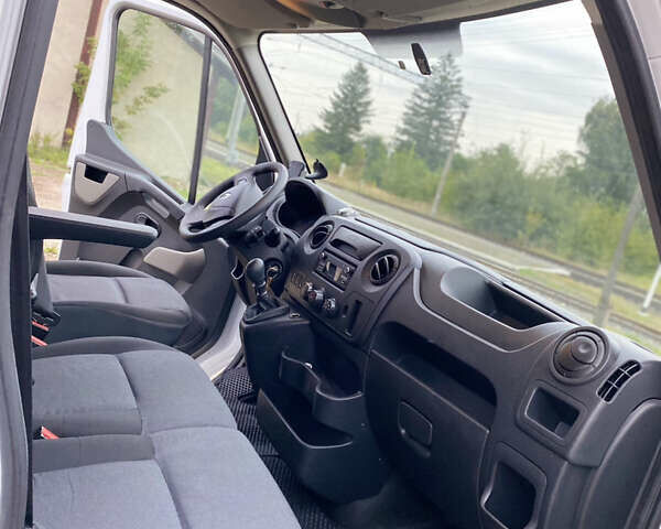 Белый Рено Мастер, объемом двигателя 2.3 л и пробегом 5 тыс. км за 16000 $, фото 3 на Automoto.ua