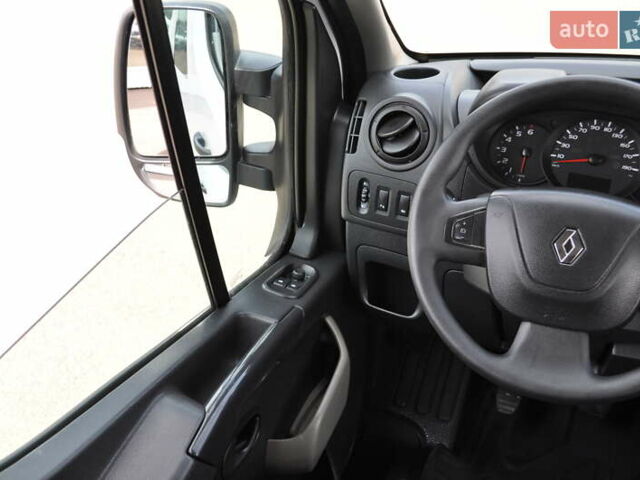 Рено Мастер 2018 в Киеве на Automoto.ua Белый Рено Мастер, объемом двигателя 2.3 л и пробегом 264 тыс. км за 22500 $, фото 31 на Automoto.ua