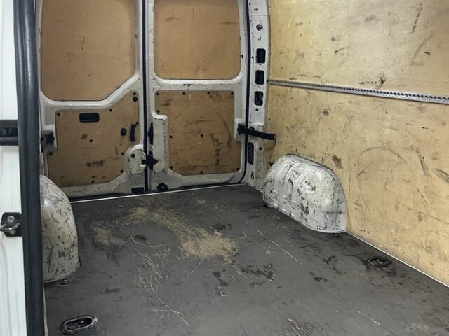 Білий Рено Мастєр, об'ємом двигуна 2.3 л та пробігом 400 тис. км за 19500 $, фото 3 на Automoto.ua