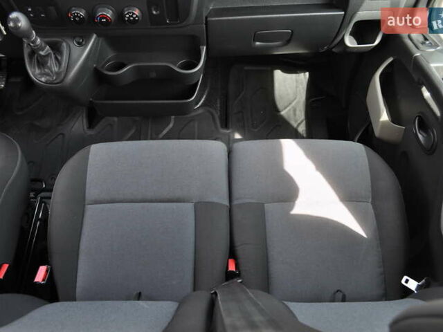 Рено Мастер 2018 в Киеве на Automoto.ua Белый Рено Мастер, объемом двигателя 2.3 л и пробегом 264 тыс. км за 22500 $, фото 28 на Automoto.ua