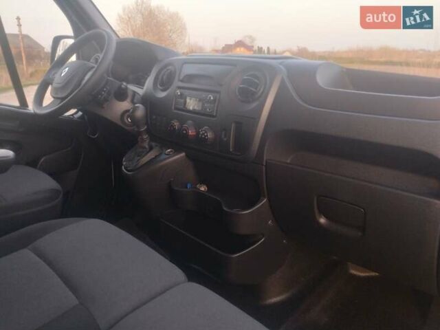 Белый Рено Мастер, объемом двигателя 0 л и пробегом 243 тыс. км за 15950 $, фото 22 на Automoto.ua